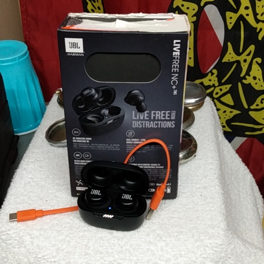 JBL wireless dual connect sync waterproof ear buds black